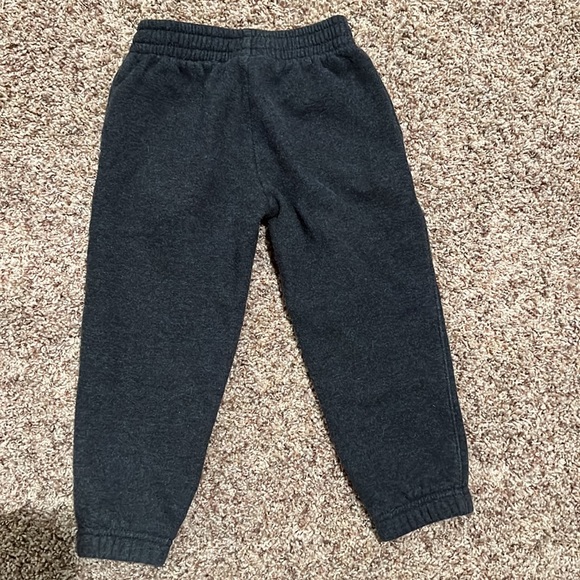 Jordan sweatpants - Picture 2 of 3